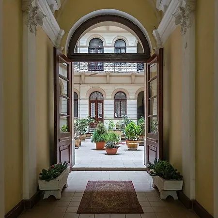 Homey Budapest